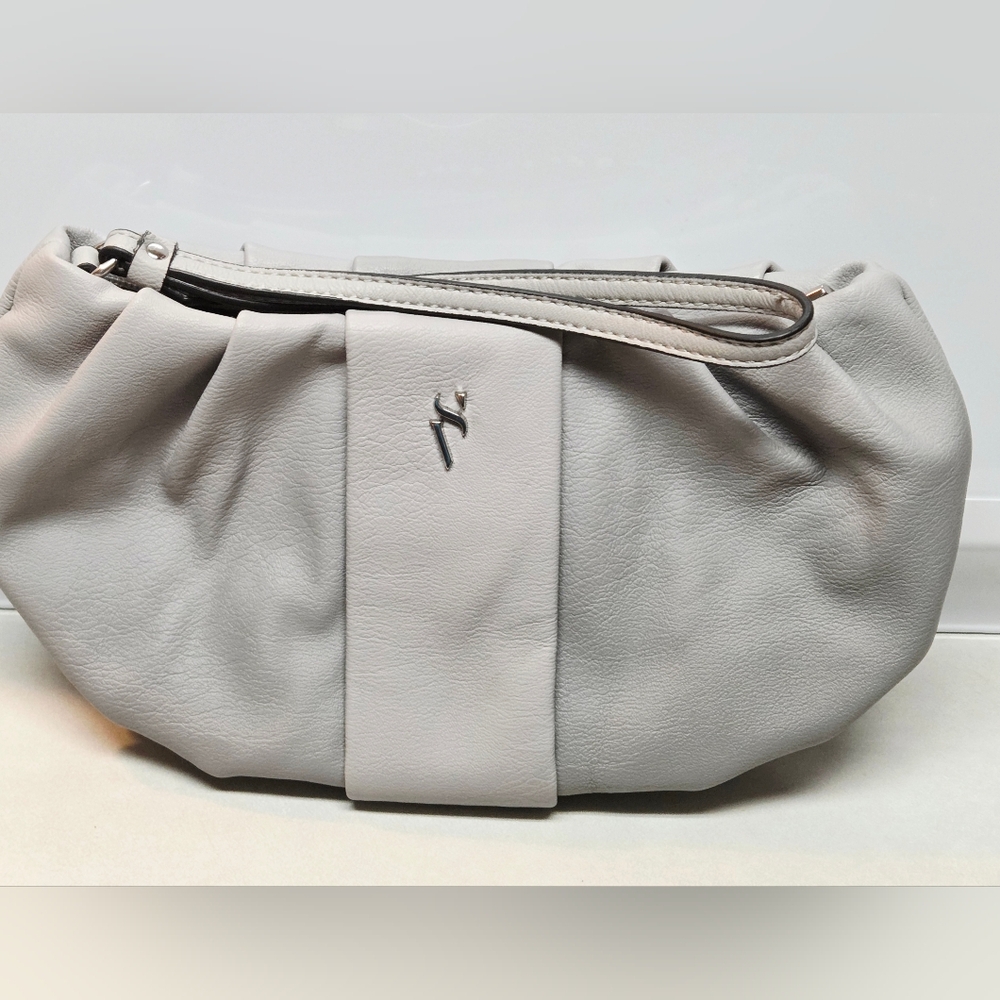 Simply Vera Wang Silver Grey Wristlet Clutch Purse